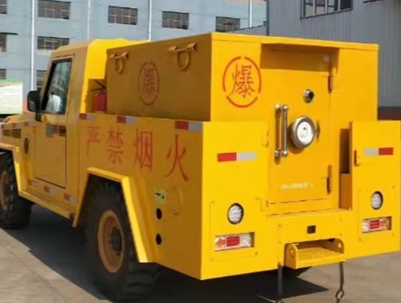 霍山凯龙爆破器材运输车：保障爆破任务的安全运行